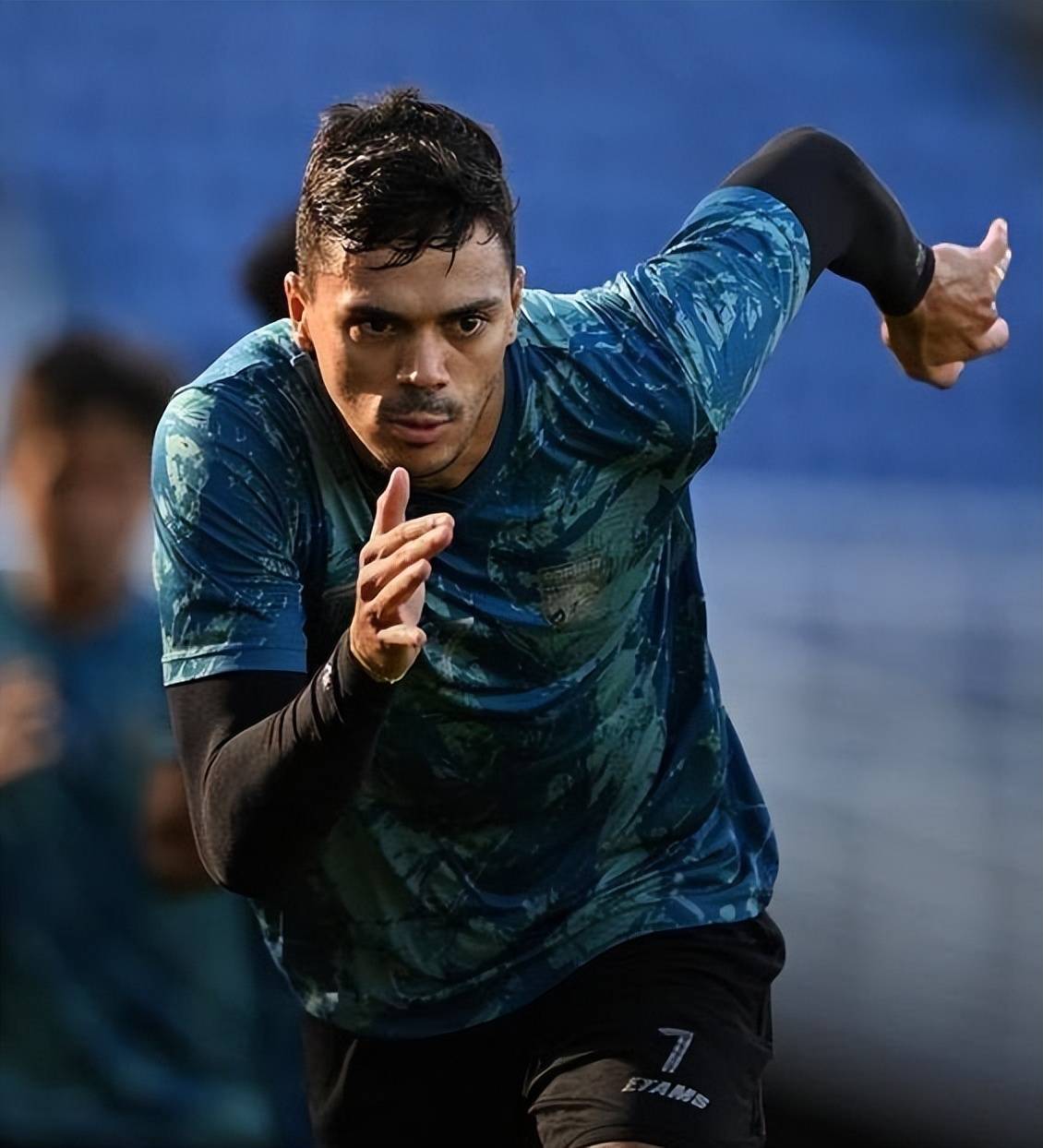 lck在线入口 -转会期山东泰山回应争议：英超节点到来，引发热议，控场能力受关注的简单介绍