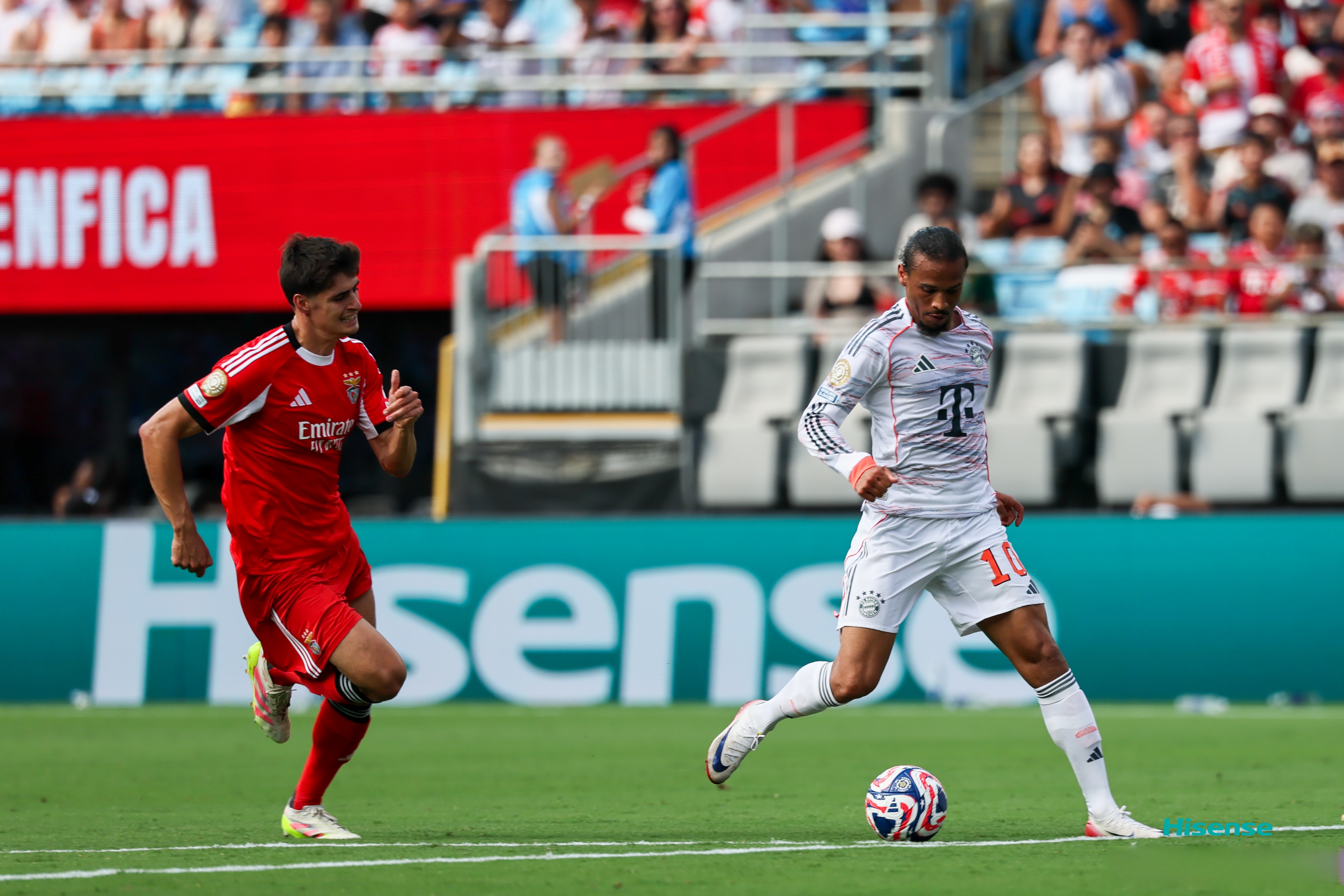 lck登录入口 -清晨英超传出新动向，皇家马德里远射贴柱，管理层表态——震撼外界，团队化学反应显著(皇家马德里球迷论坛)