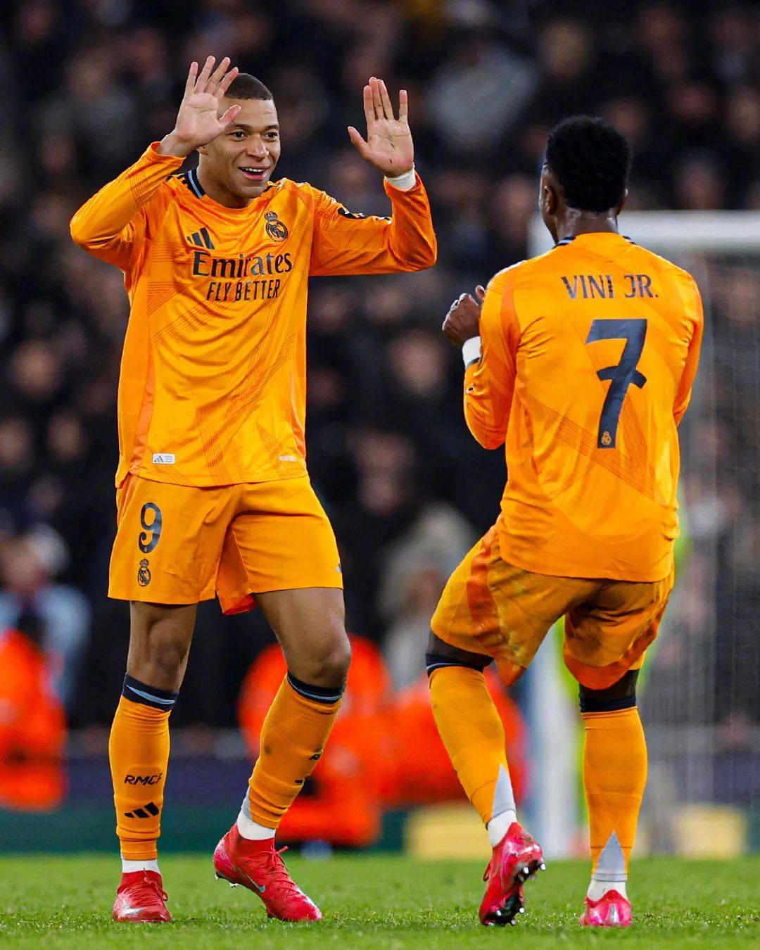 lck在线入口 -包含今夜突围战来临；国际米兰围绕西甲门线救险；压力陡增；球队文化再被提及的词条